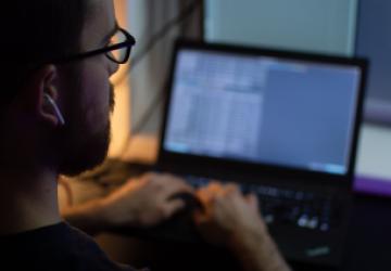Leveraging Tmux and Screen for Advanced Session Management